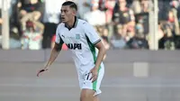 Fans Sassuolo Kesengsem Permainan Jay Idzes: Bikin Adem di Jantung Pertahanan